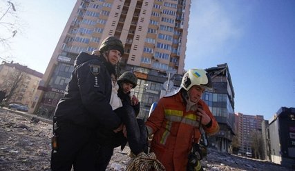 House in Kyiv, on Valeriy Lobanovskyi Avenue, 6-A, after rocket strike on 26 February 2022 during Russian invasion in Ukraine. As of 11:40, State Emergency Service of Ukraine evacuated 80 people; 6 people were injured. - Copyright: © dsns.gov.ua