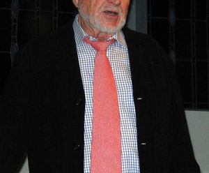 Hardy Krüger - Archivbild von der Lesereise 2009 - Foto: Wikimedia Commons - Copyright: Wikimedia Commons