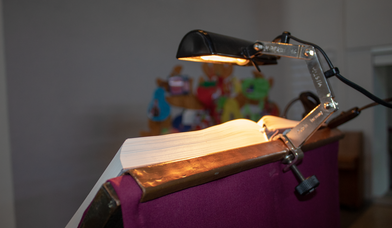 Lesepult in der Dankeskirche - Copyright: Markus Kirchegemeinde