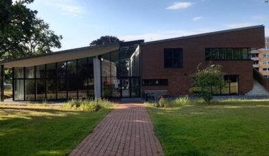 Gemeindehaus Seitenansicht von Marienkirche  - Copyright: eigenes Bild