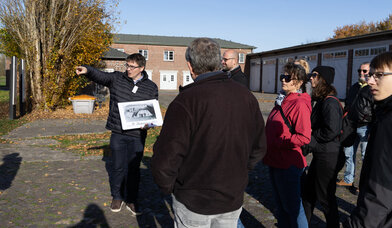 Der Besuch in Neuengamme regt Fragen und Gedanken an. - Copyright: Arne Mayntz