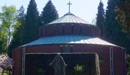 Die Kapelle des Friedhofs in Nienstedten ist am Wochenende im Rahmen des 'Tag des Denkmals' zu besichtigen. Sie wurde 1929 erbaut. Der Friedhof selbst stammt aus dem Jahr 1814 und ist einer der ältesten Friedhöfe Hamburgs. - Copyright: © Jörn M, CC BY-SA 3.0