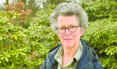 Ilse Zeuner führt Pilgerer durc den Stadtpark - Copyright: Susanne Gabriel