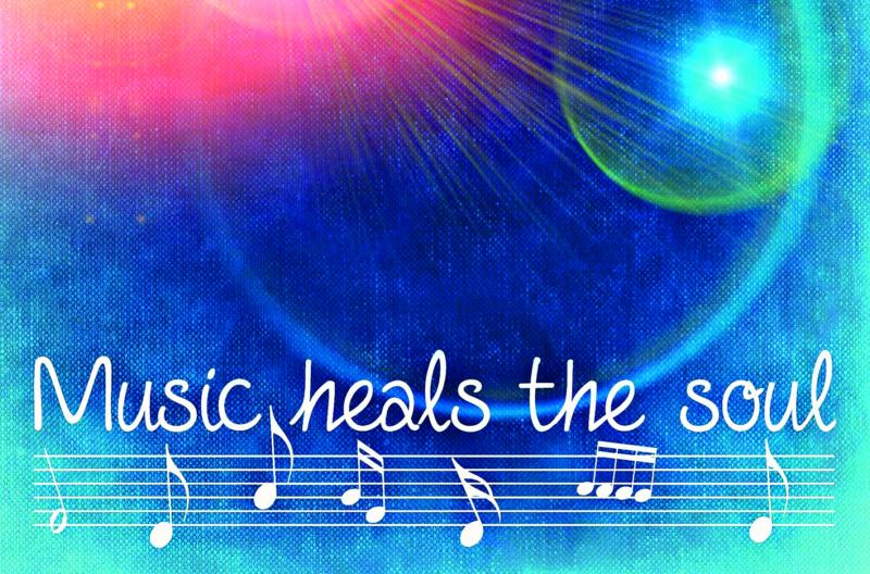 Fragment, blau-gelb-rot, Noten mit Inschrift Music heals the soul
