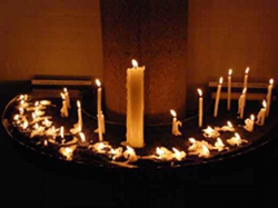 Brennende Kerzen - Copyright: Kirchenkreis