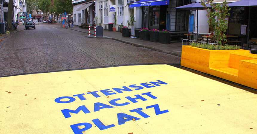 Die gesperrten Straßen sind deutlich markiert. Die meisten Verkehrsteilnehmer halten sich an das Verbot.